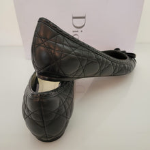 Load image into Gallery viewer, Dior Cannage Pattern Leather Flats